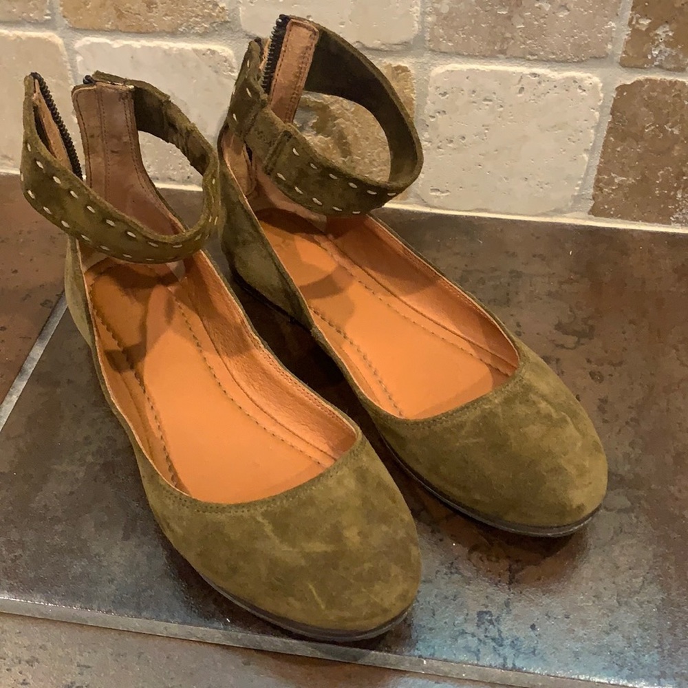 Frye Shoes Carson Ankle Flat